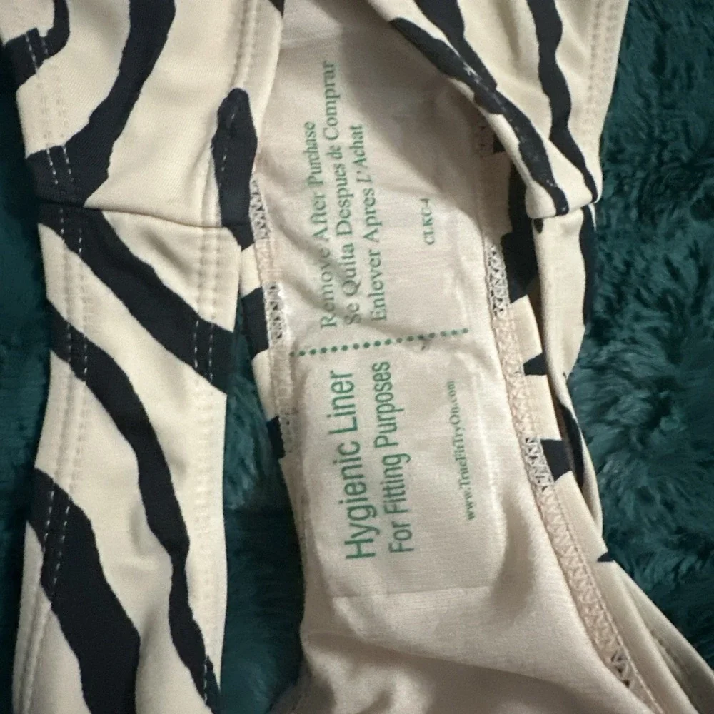 Cabana‎ del Sol Women Size Medium Zebra Stripe Bikini Bottom